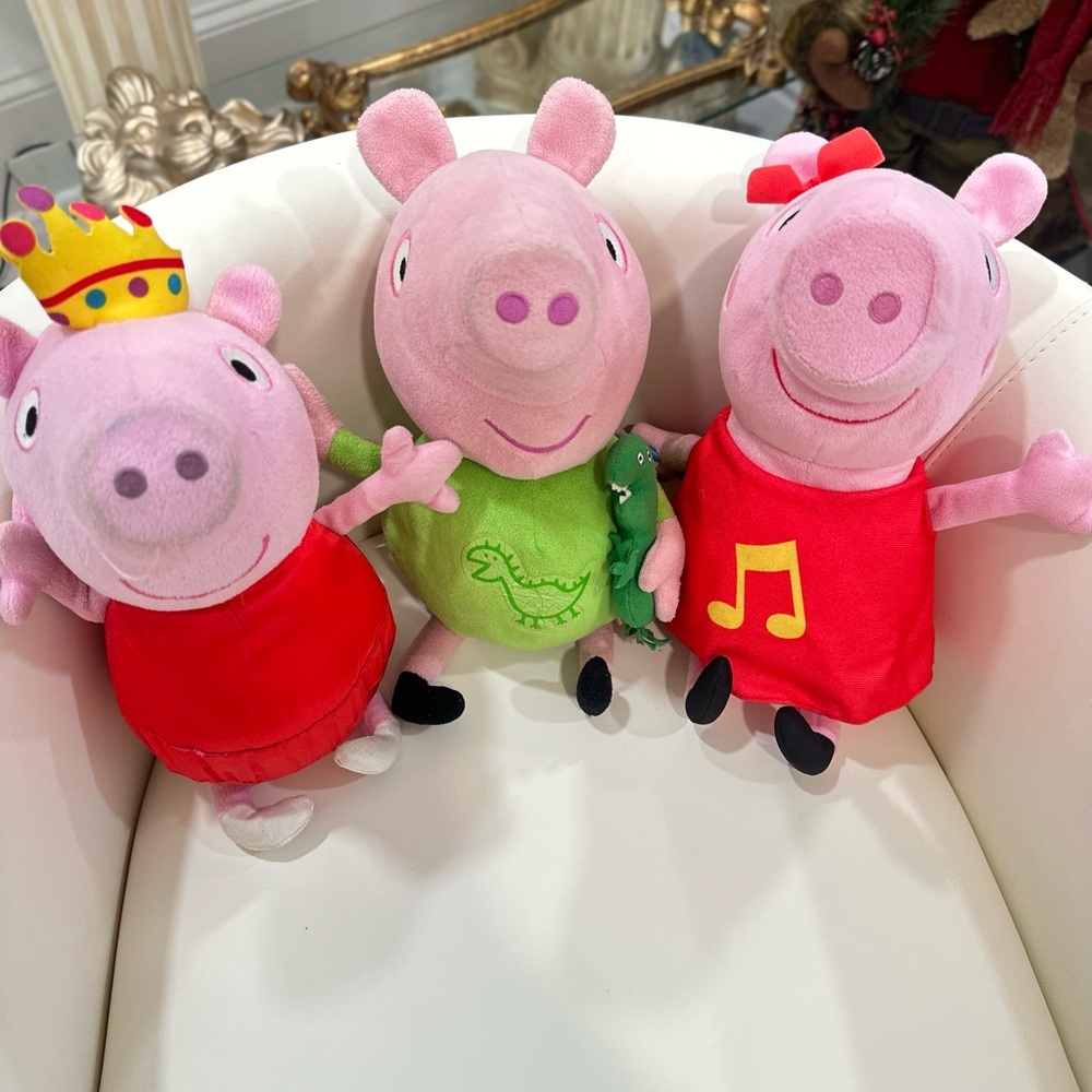 Peppa Pig Plush Trio - Pink, Green, Red